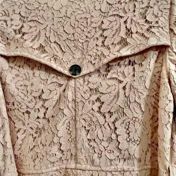Gorgeous Cupcakes and Cashmere Fall/Spring lace coat. Blush color. Size Small - Picture 9 of 11